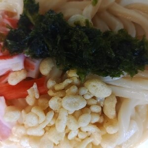 包丁なし♪あおさ香る☆揚げ玉と納豆の冷やしうどん